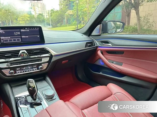 BMW 5 series 2021 Черный из Китая, фото 3