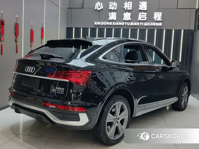 Audi Q5L 2022 Черный из Китая, фото 3