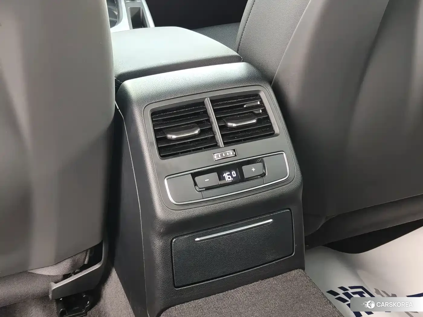 Audi A4L id 4622377 из Китая 9