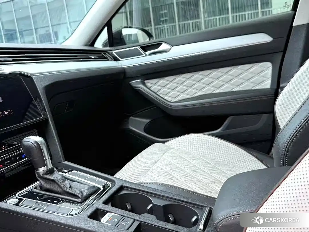 Volkswagen Magotan 2022 Черный из Китая, фото 3