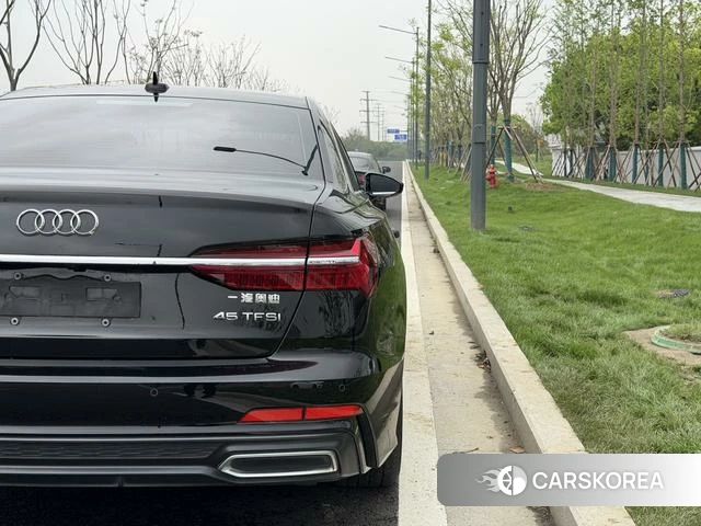 Audi A6L id 4241384 из Китая 12