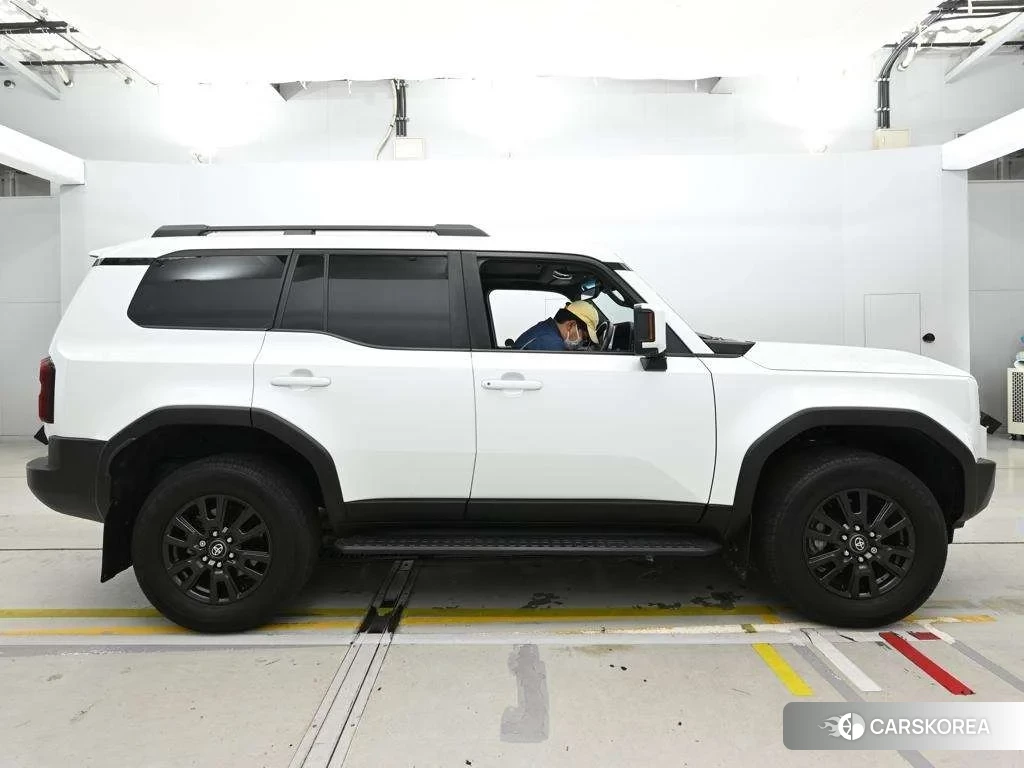Toyota Land Cruiser Prado 2024 из Японии, фото 3