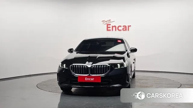 BMW 5 Series (G60) id 3599908 из Кореи 13