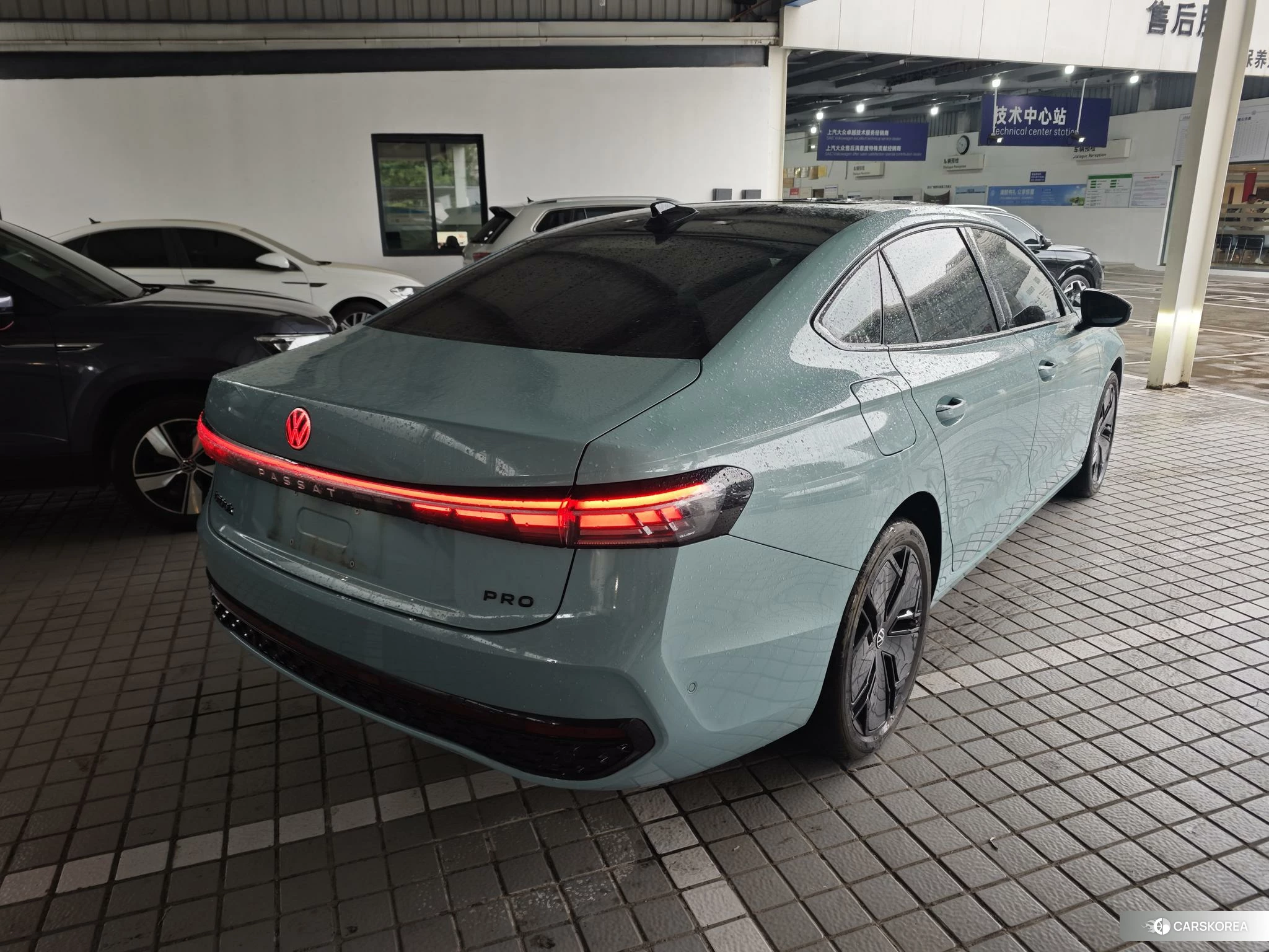 Volkswagen Passat 2024 Зеленый из Китая, фото 3