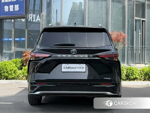 Toyota Grevia id 3913704 из Китая 8