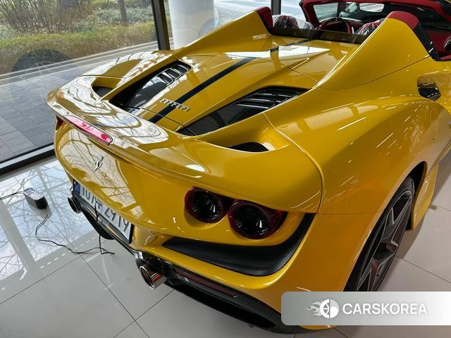 Ferrari F8 Spider 2023 Желтый из Кореи, фото 6