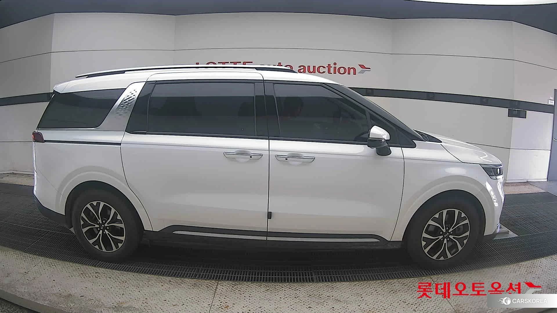 Kia Carnival id 4664337 из Кореи 23