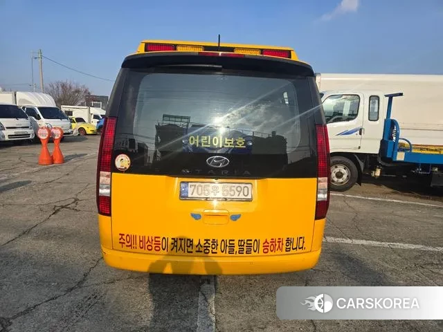 Hyundai Staria 2022 Желтый из Кореи, фото 4