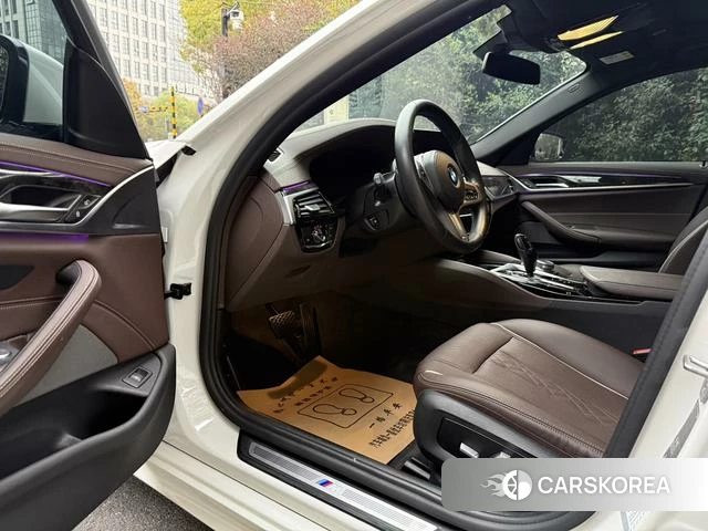 BMW 5 series 2021 Белый из Китая, фото 4