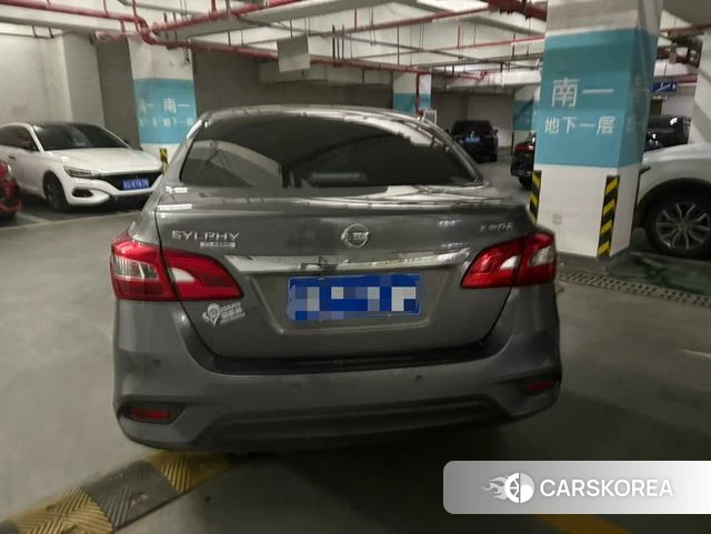 Nissan Xuan Yi 2024 Темно-серый из Китая, фото 4