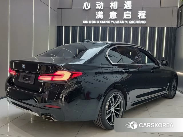 BMW 5 series 2021 Черный из Китая, фото 3