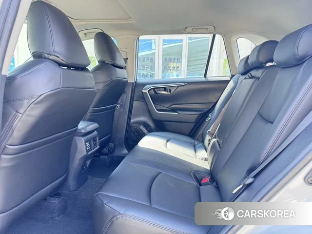 Toyota RAV4 Rongfang 2021 Серебристо-серый из Китая, фото 3