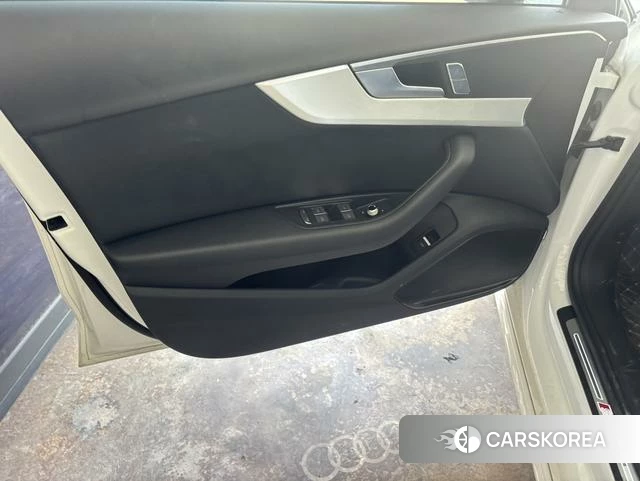 Audi A4L id 4359082 из Китая 8