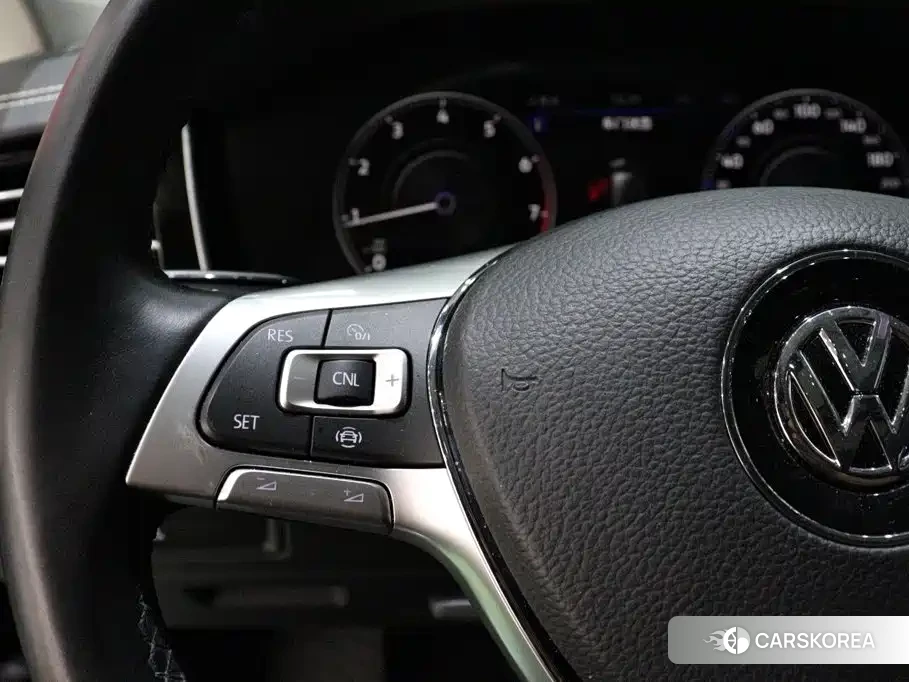 Volkswagen Touareg id 4607151 из Китая 17