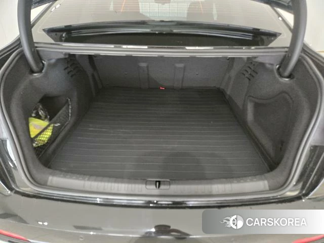 Audi A6L id 4320675 из Китая 14