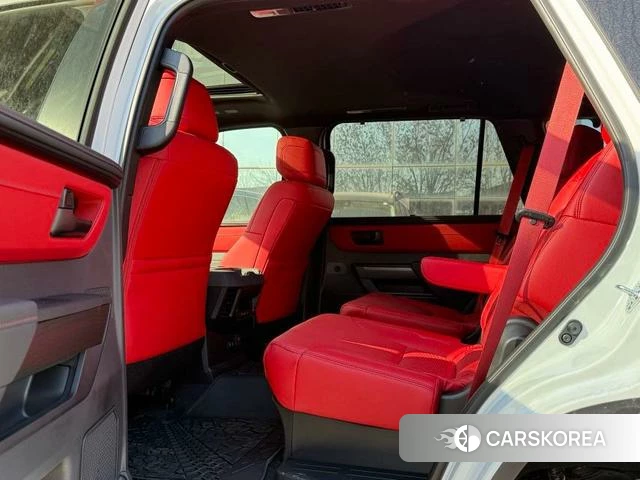 Toyota Sequoia 2025 Белый из Китая, фото 3
