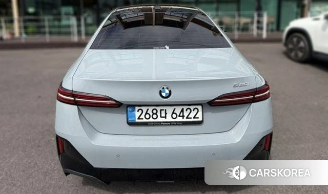 BMW 5 Series (G60) 2025 Серый из Кореи, фото 3
