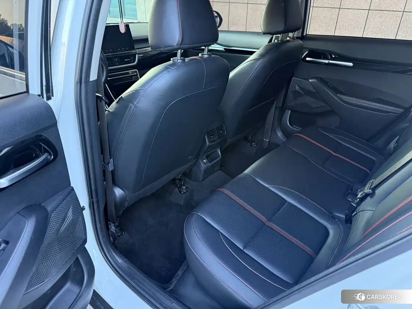 Kia KX3 2022 Белый из Китая, фото 3