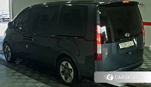 Hyundai Staria 2022 Серый из Кореи, фото 3