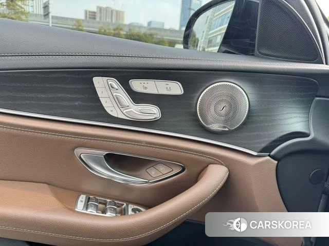 Mercedes-Benz E-class id 4277593 из Китая 10