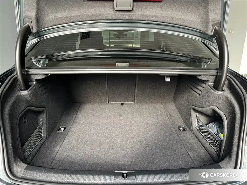 Audi A4L id 4617071 из Китая 7
