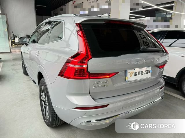 Volvo XC60 2022 Темно-серый из Китая, фото 4