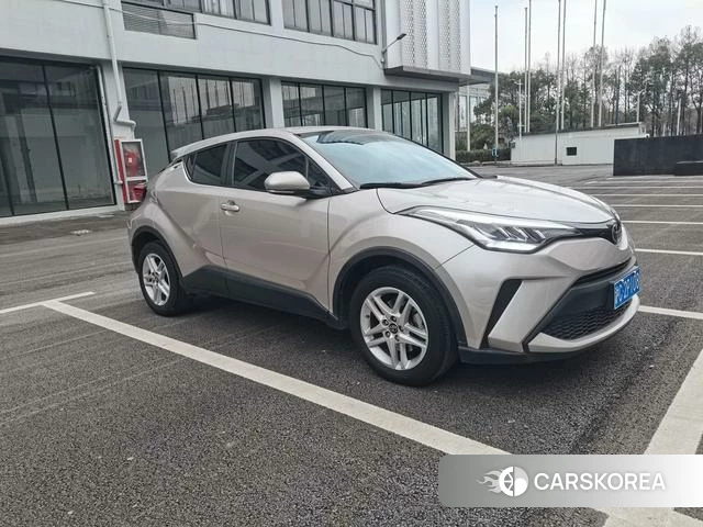 Toyota C-HR id 4238586 из Китая 7