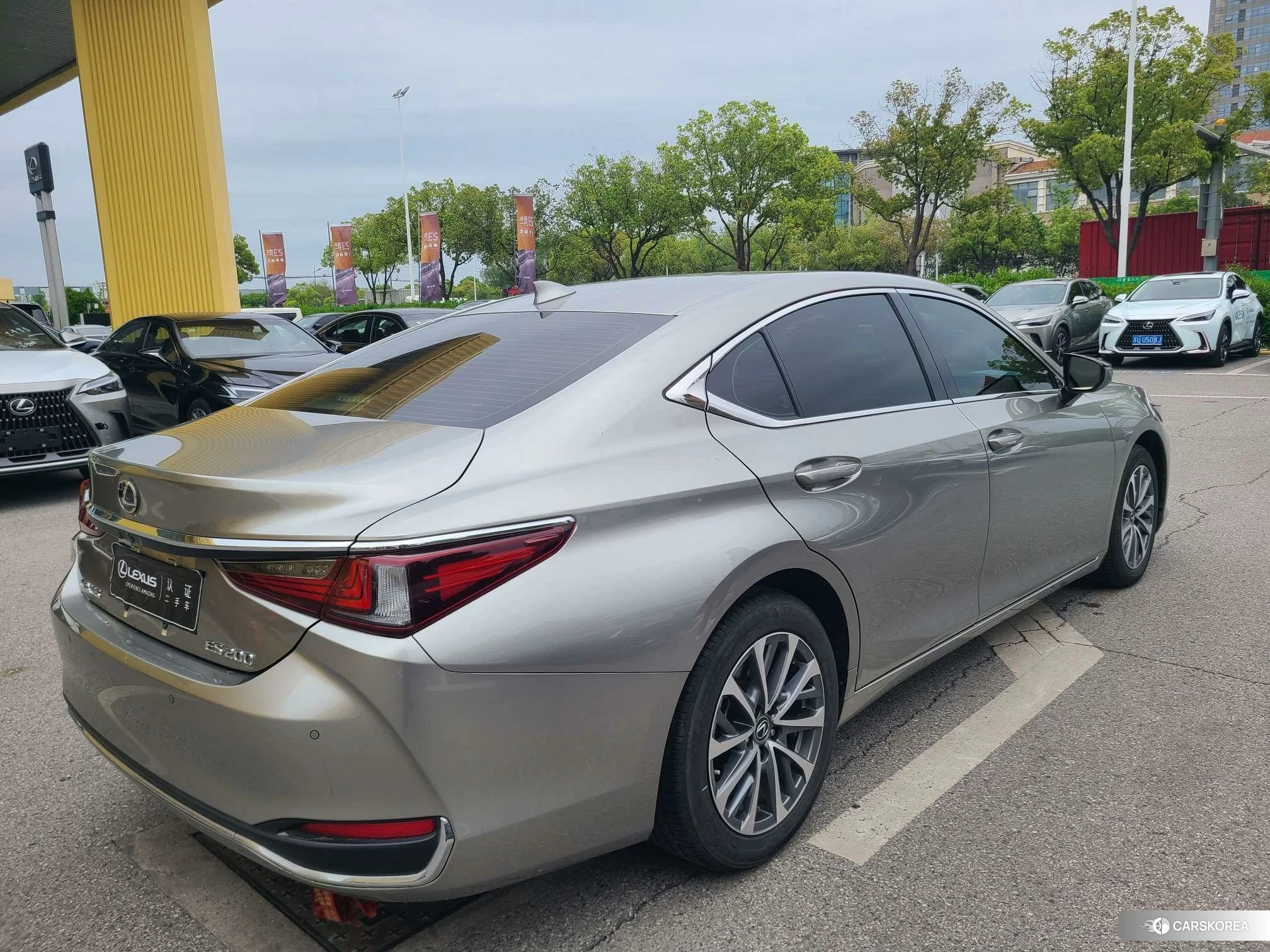 Lexus ES 2022 Серебристо-серый из Китая, фото 5