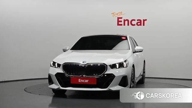 BMW 5 Series (G60) id 4248265 из Кореи 23