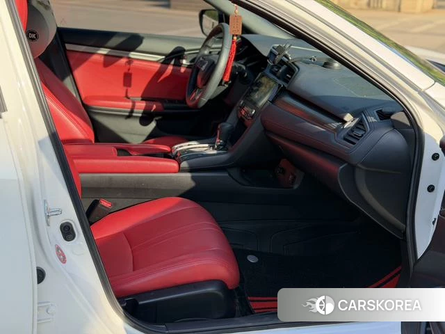 Honda Civic id 4297503 из Китая 17