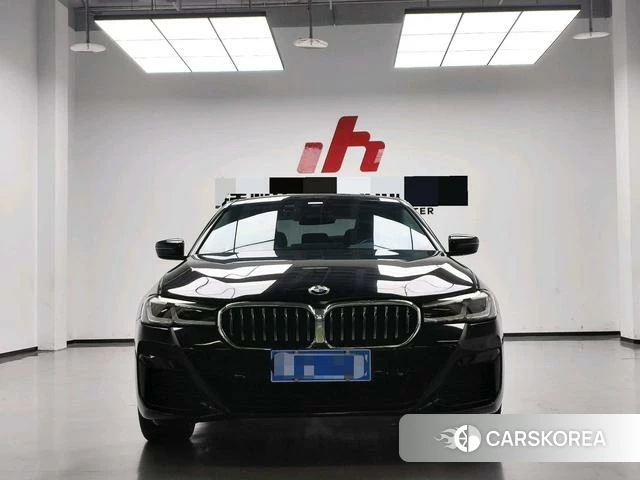 BMW 5 series 2023 Черный из Китая, фото 3