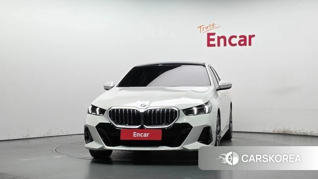BMW 5 Series (G60) id 4681566 из Кореи 13