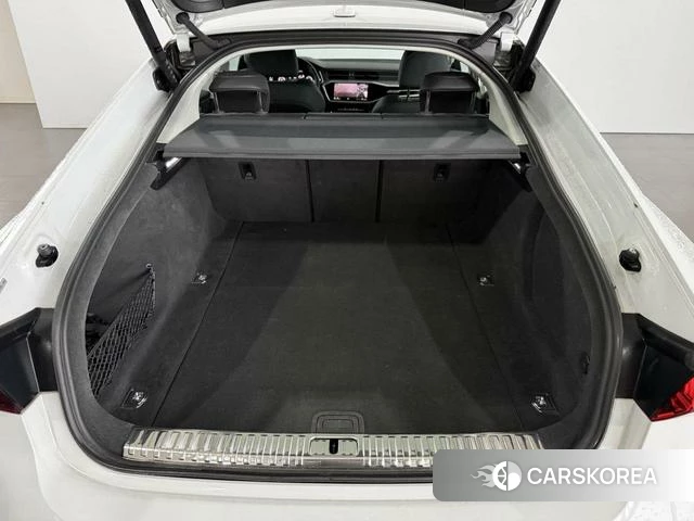 Audi A7 2024 Белый из Китая, фото 3