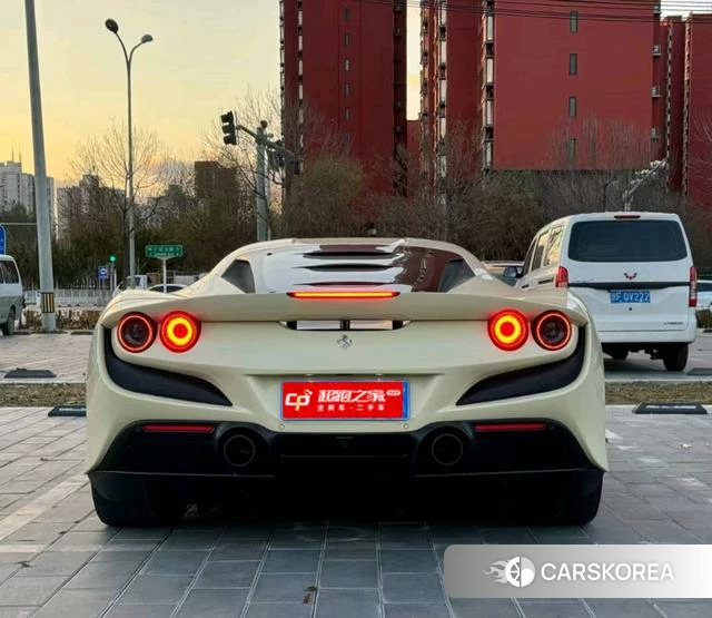 Ferrari F8 2023 Белый из Китая, фото 3