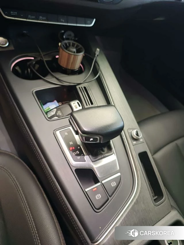 Audi A4L 2022 Темно-серый из Китая, фото 5