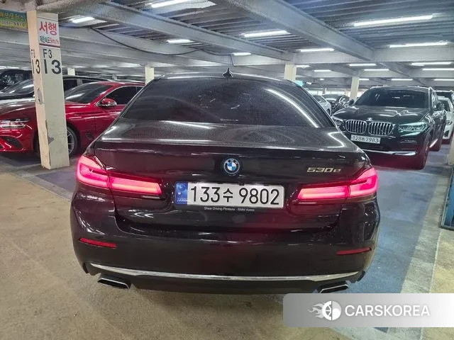 BMW 5 Series (G30) 2022 Черный из Кореи, фото 4