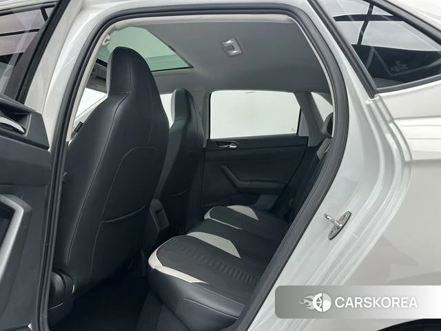 Volkswagen Polo id 4298034 из Китая 10