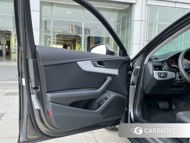 Audi A4L id 4359027 из Китая 13
