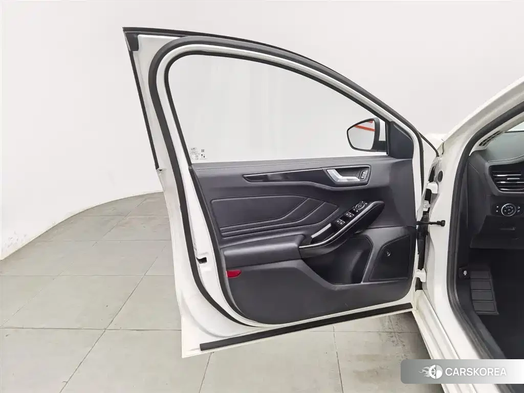 Ford Fox id 4559741 из Китая 17