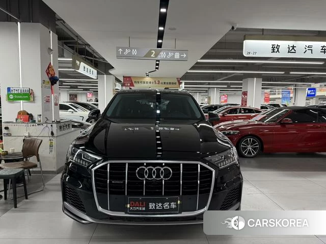 Audi Q7 2021 Черный из Китая, фото 3