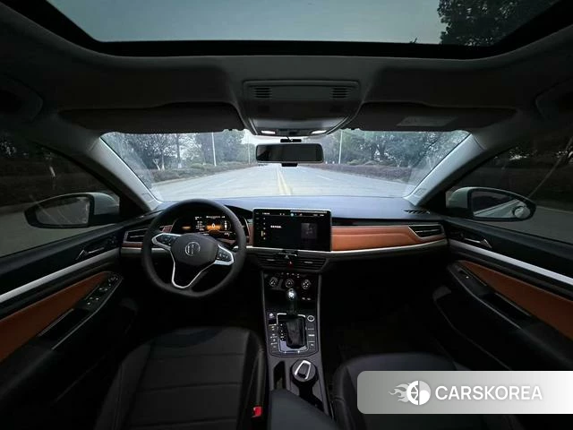 Volkswagen Bora 2024 Белый из Китая, фото 3