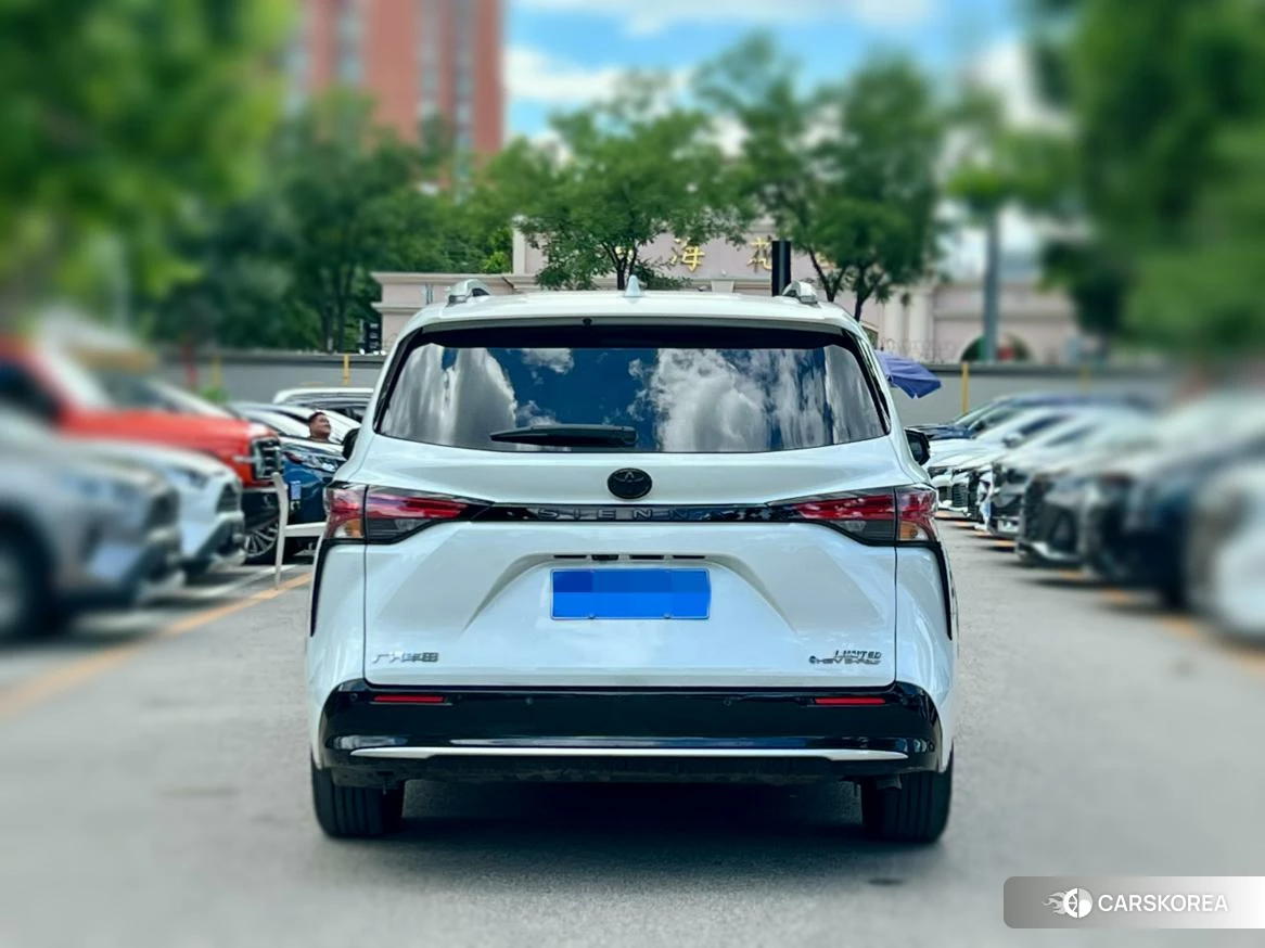 Toyota Sienna id 4461466 из Китая 11