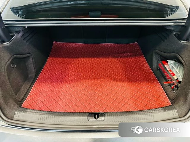 Audi A4L id 4300876 из Китая 9