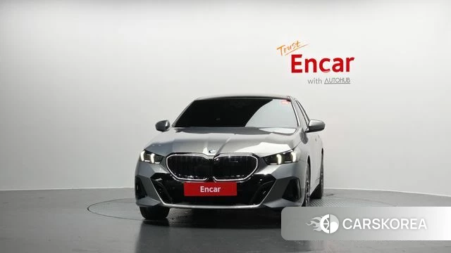 BMW 5 Series (G60) id 4487652 из Кореи 23