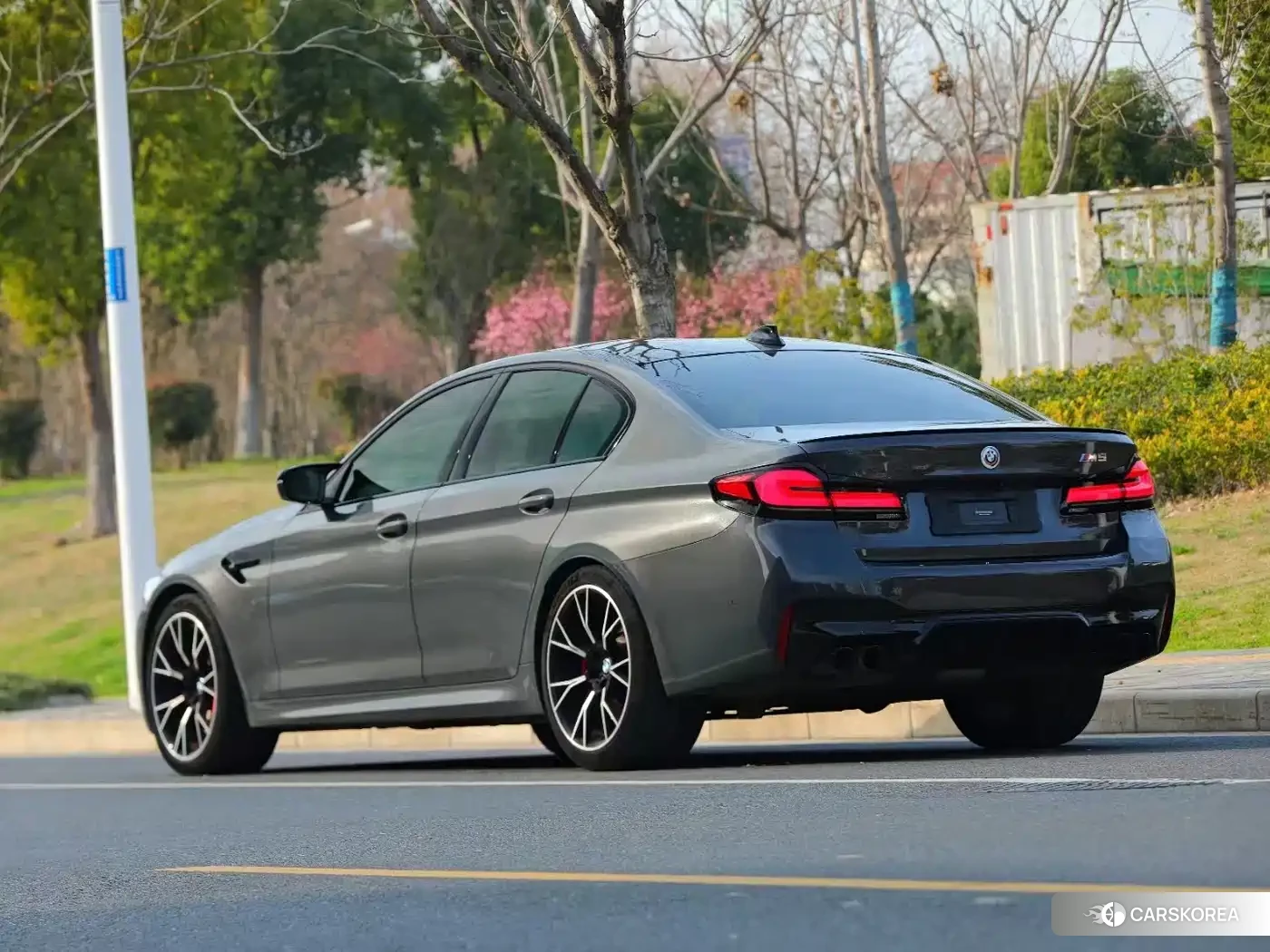 BMW M5 2021 Silver/gray из Китая, фото 3