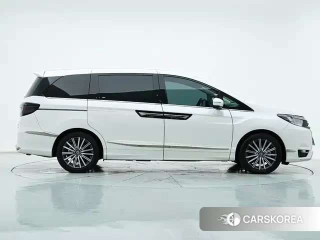 Honda Elysion 2023 Белый из Китая, фото 3