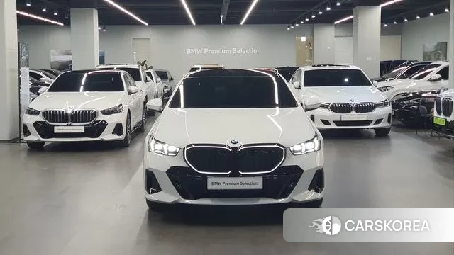 BMW 5 Series (G60) id 3446843 из Кореи 13