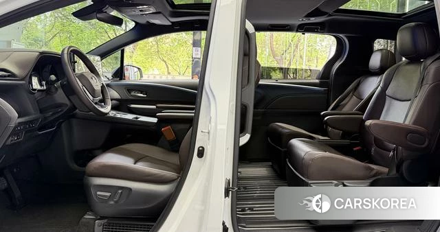 Toyota Grevia id 4328913 из Китая 11