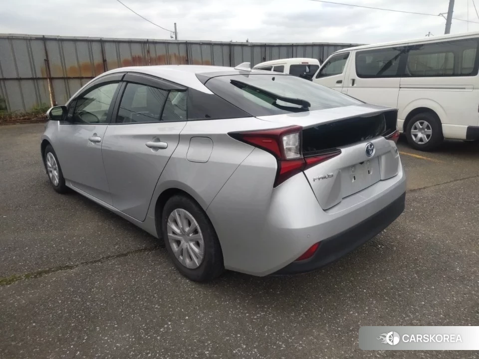 Toyota Prius 2021 из Японии, фото 3