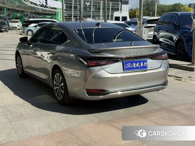 Lexus ES 2025 Серебристо-серый из Китая, фото 5